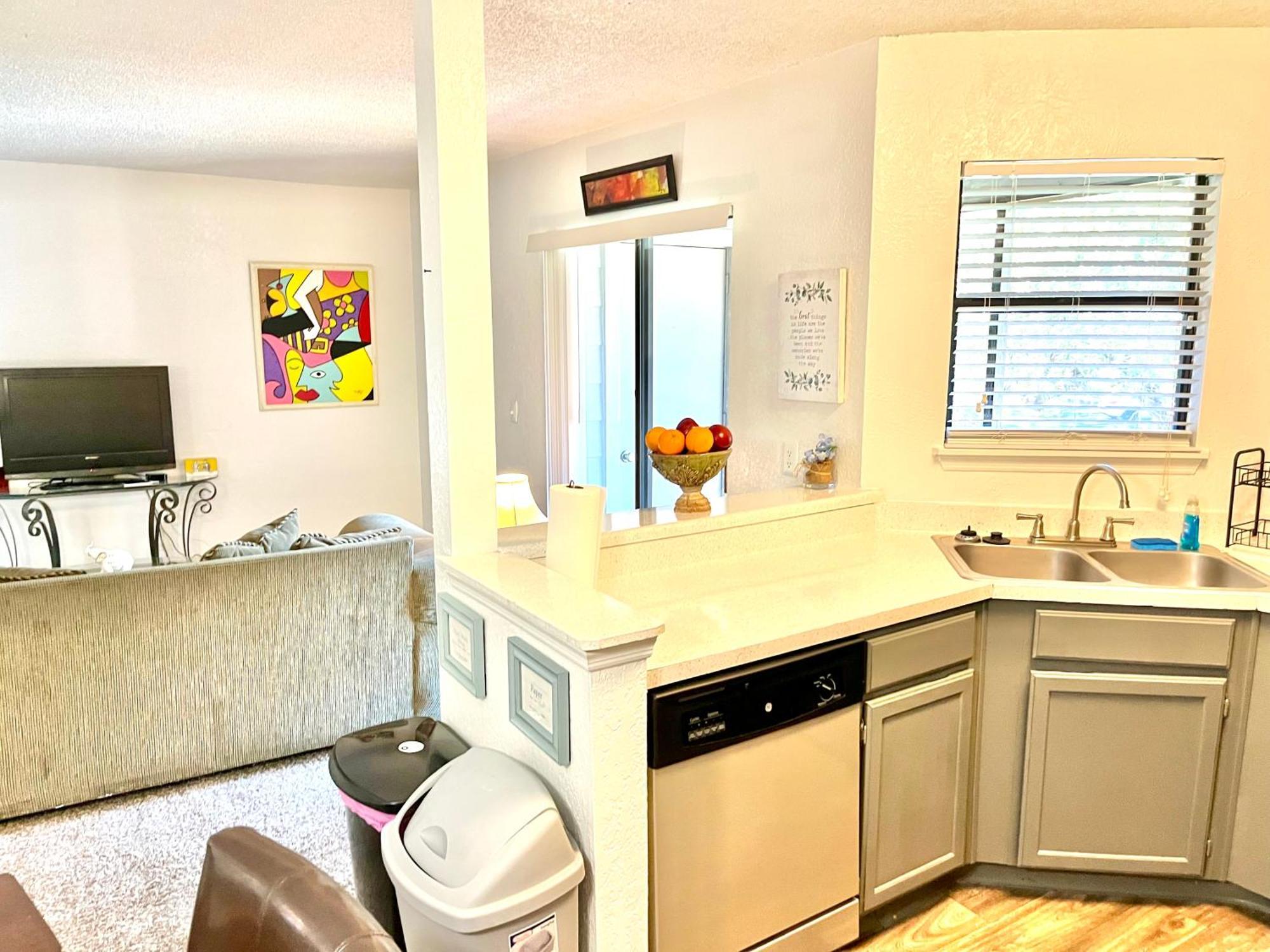 Daytona 2 Bed Apartment 10 Minutes To Beach With Balcony Port Orange Εξωτερικό φωτογραφία